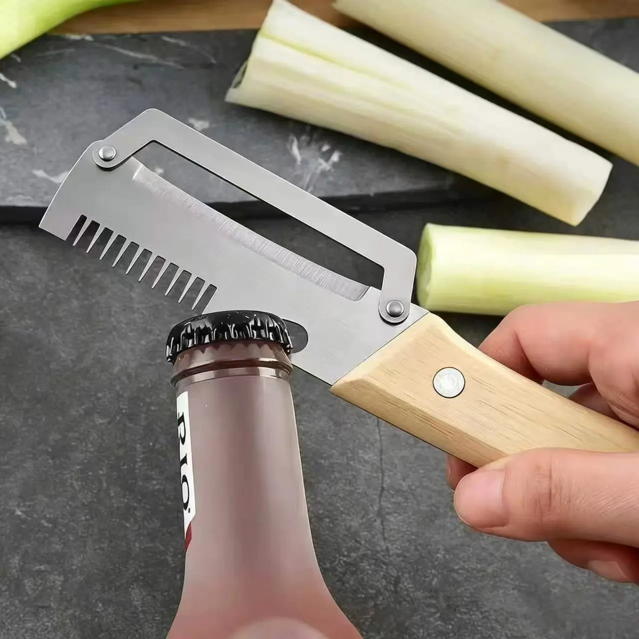 Multi-Functional Vegetable Peeler for Kitchen, Ultra-Sharp Stainless Steel Blade with Wooden Handle and Bottle Opener, for Vegetables or Fruits That Need to Be Peeled (2 Pcs)