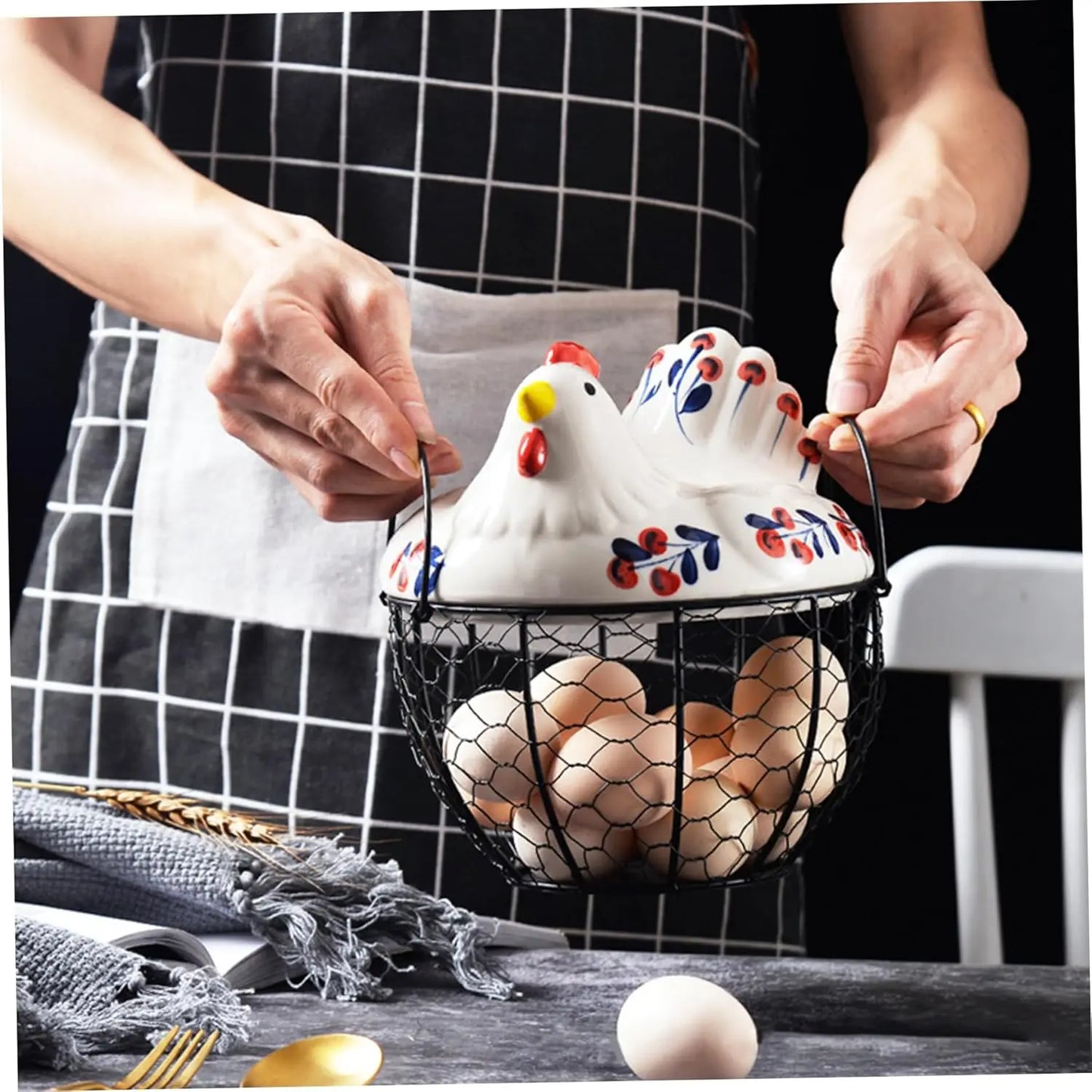 Ceramic Egg Basket with Metal Wire and Lid, Multifunctional Kitchen Storage Box, Decorative Food Organizer for Eggs, Fruits, Vegetables, Multipurpose Basket